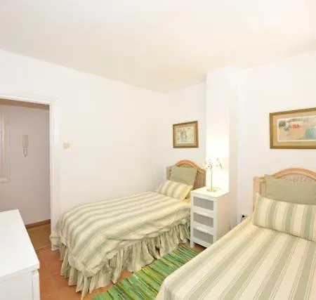 Claveles Daire