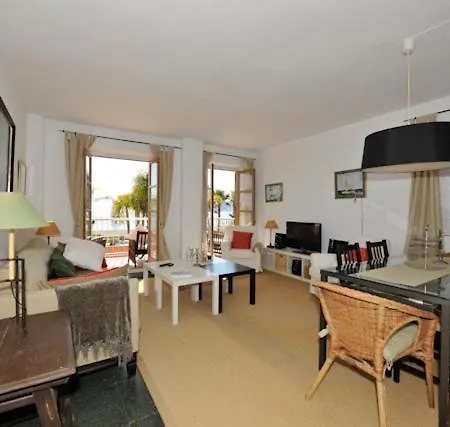 Claveles Daire
