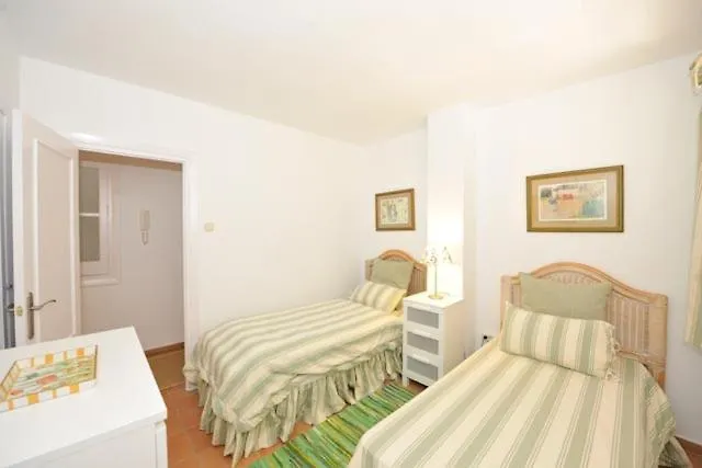 Claveles Daire