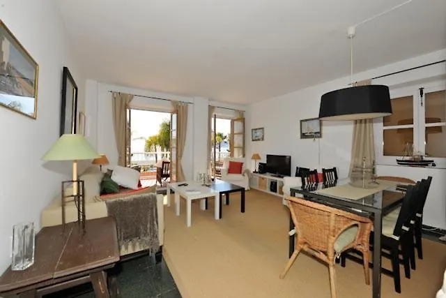 Claveles Daire